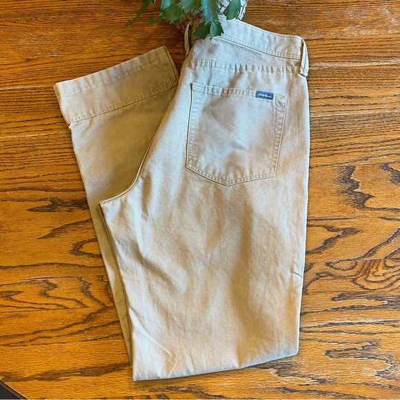 Eddie Bauer NWT Straight Fit Chino Jeans in Tan 35/32 - Picture 3 of 7